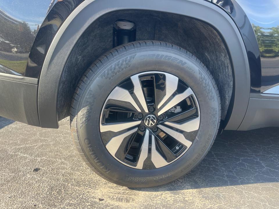 2026 Volkswagen Atlas Cross Sport 2.0T SE