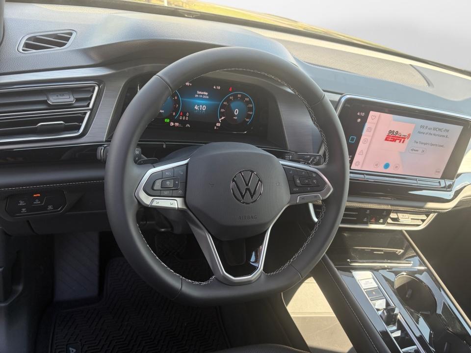 2026 Volkswagen Atlas Cross Sport 2.0T SE w/Technology