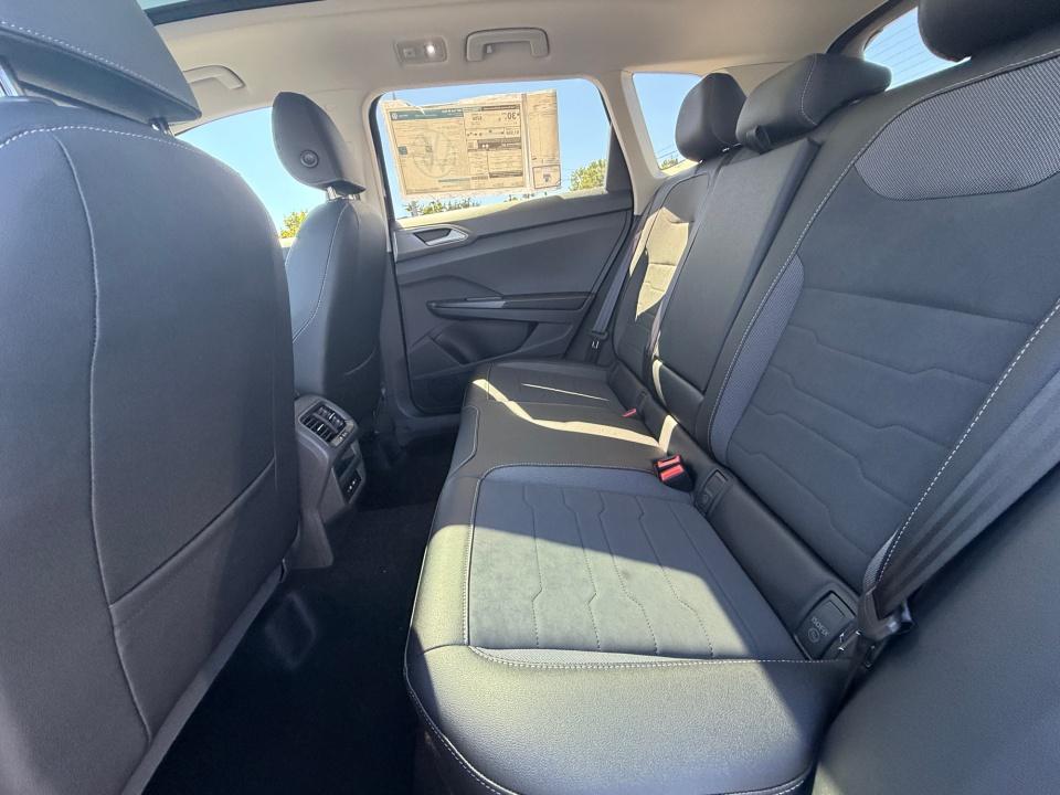 2027 Volkswagen Taos SE Black