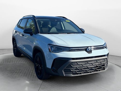 2027 Volkswagen Taos SE Black