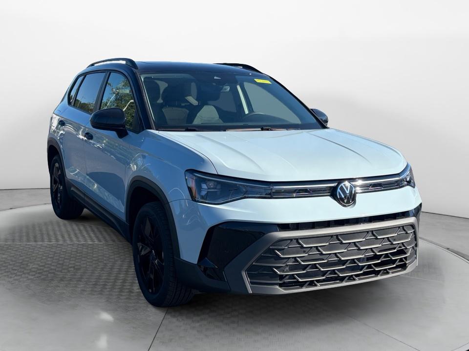 2027 Volkswagen Taos SE Black