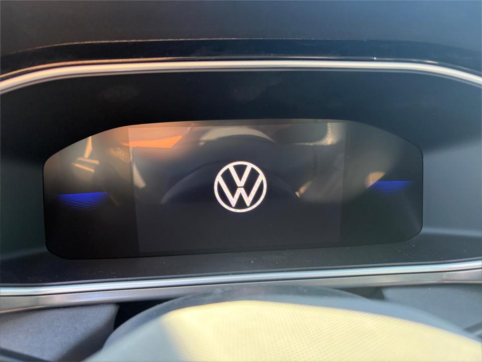 2027 Volkswagen Taos SE Black