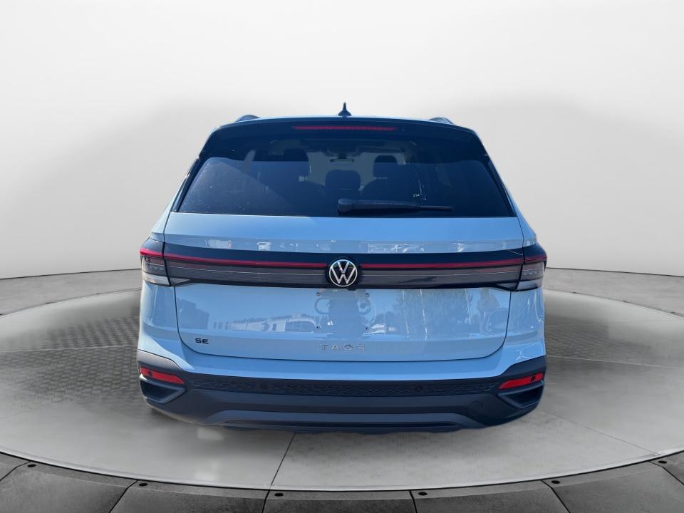 2027 Volkswagen Taos SE Black