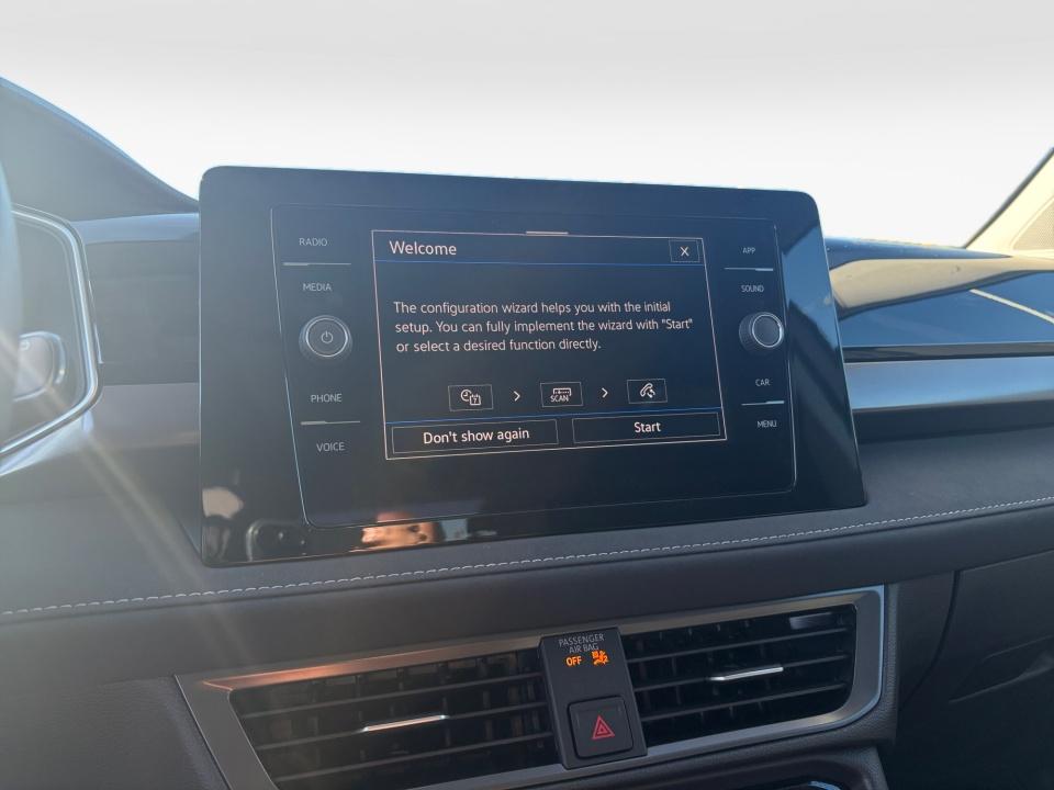 2027 Volkswagen Taos SE Black