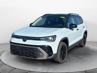 2027 Volkswagen Taos SE Black