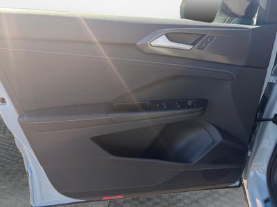 2027 Volkswagen Taos SE Black
