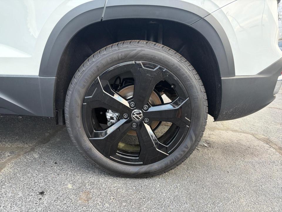 2026 Volkswagen Taos SEL