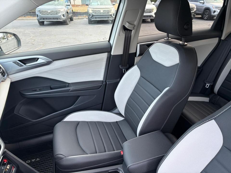 2026 Volkswagen Taos SEL