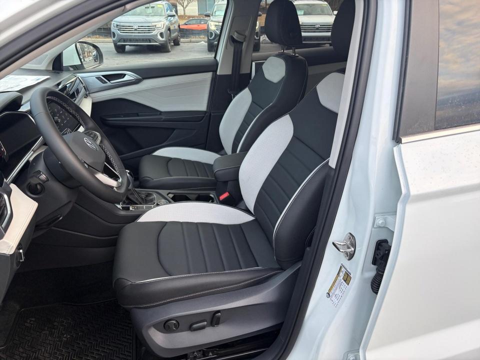 2026 Volkswagen Taos SEL