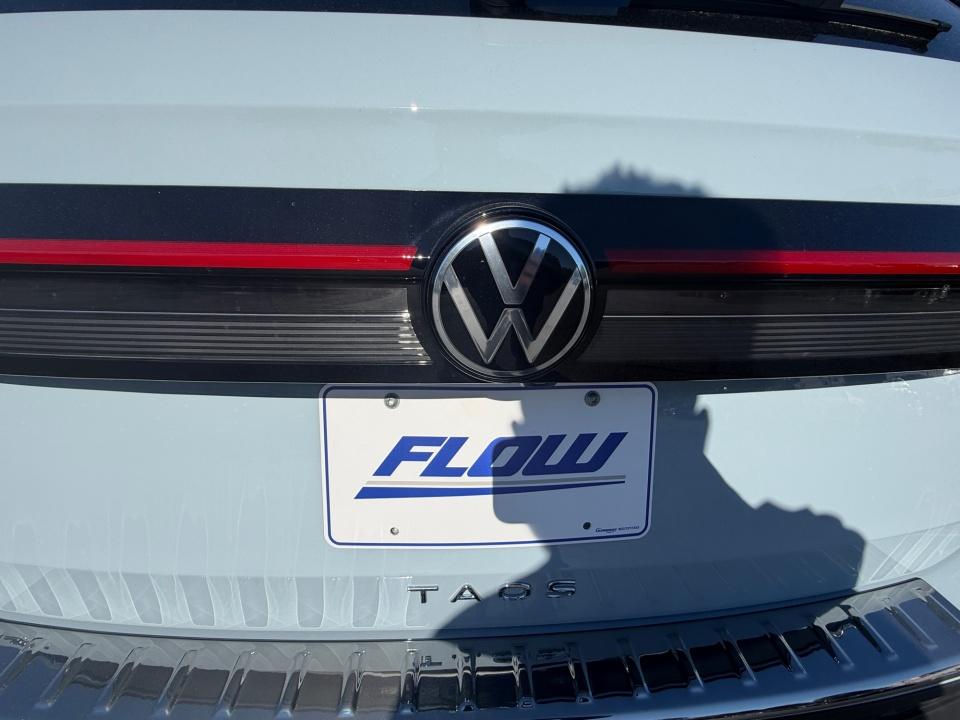 2027 Volkswagen Taos SE