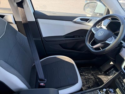 2027 Volkswagen Taos SE