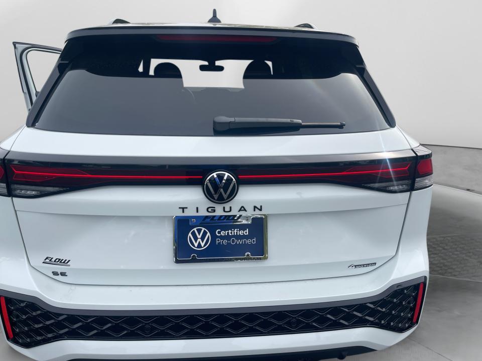 2025 Volkswagen Tiguan SE R-Line Black
