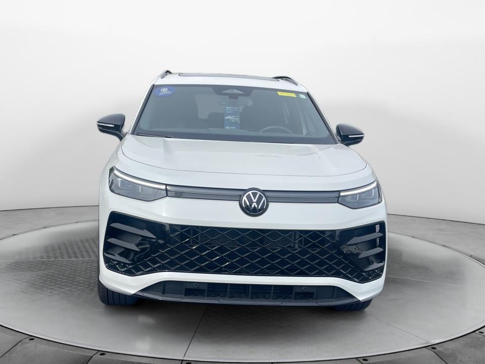 2025 Volkswagen Tiguan SE R-Line Black