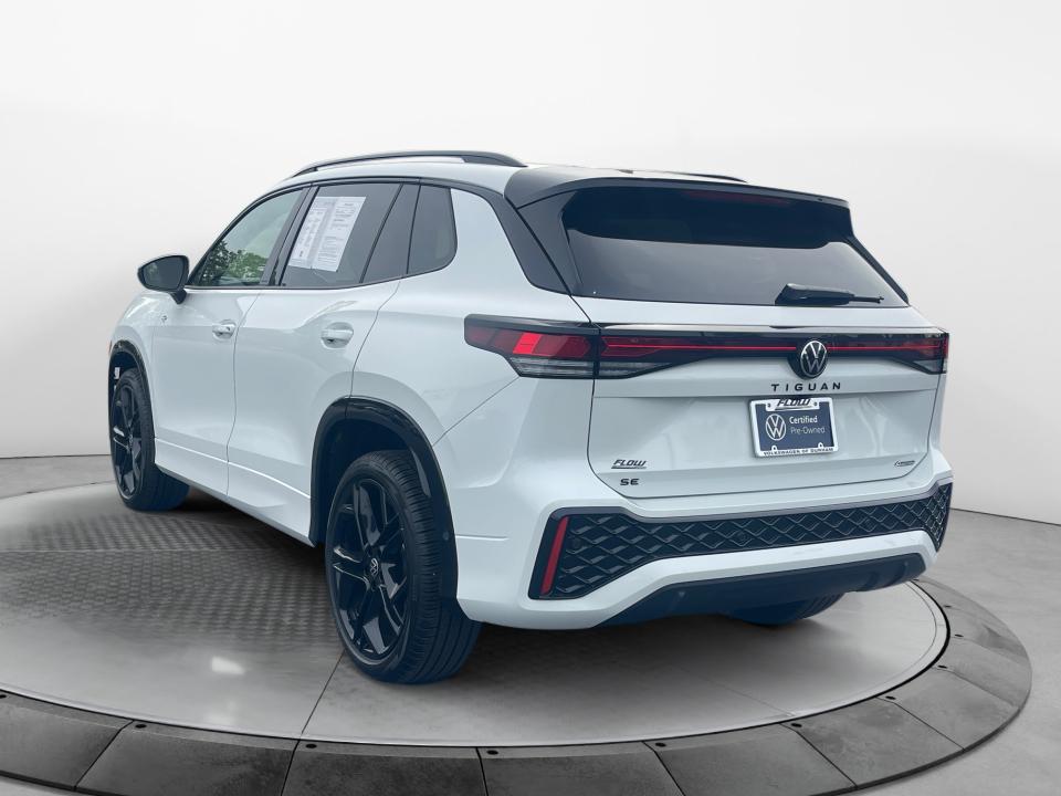 2025 Volkswagen Tiguan SE R-Line Black