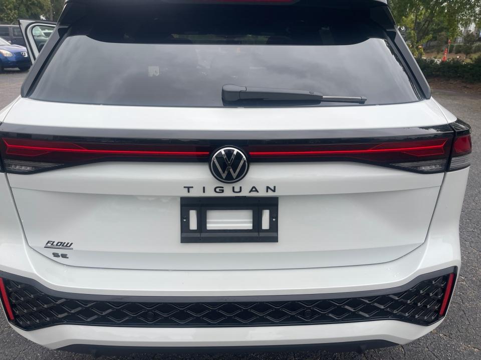 2026 Volkswagen Tiguan SE R-Line Black