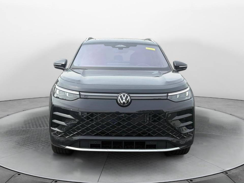 2026 Volkswagen Tiguan SEL R-Line Turbo
