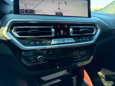 2025 BMW X4 xDrive30i