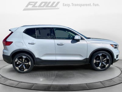 2021 Volvo XC40 Momentum