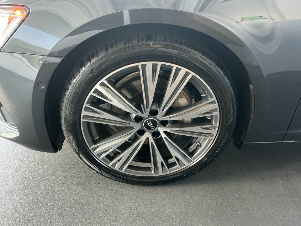 2022 Audi A6 Sedan Premium Plus