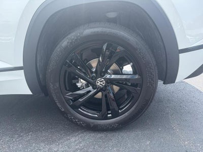2026 Volkswagen Atlas Cross Sport 2.0T SEL R-Line Black