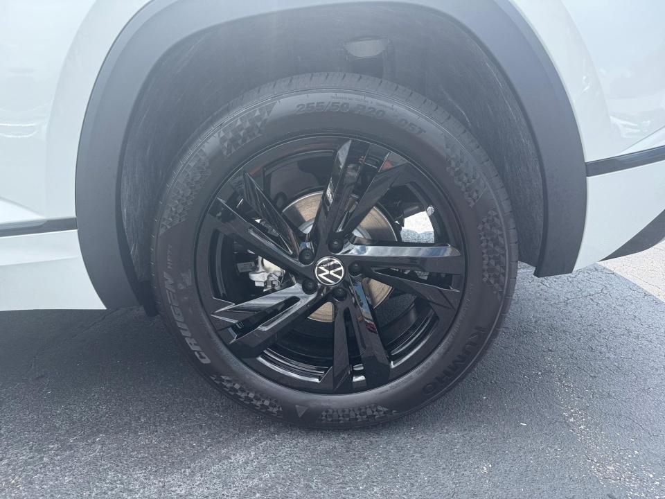 2026 Volkswagen Atlas Cross Sport 2.0T SEL R-Line Black