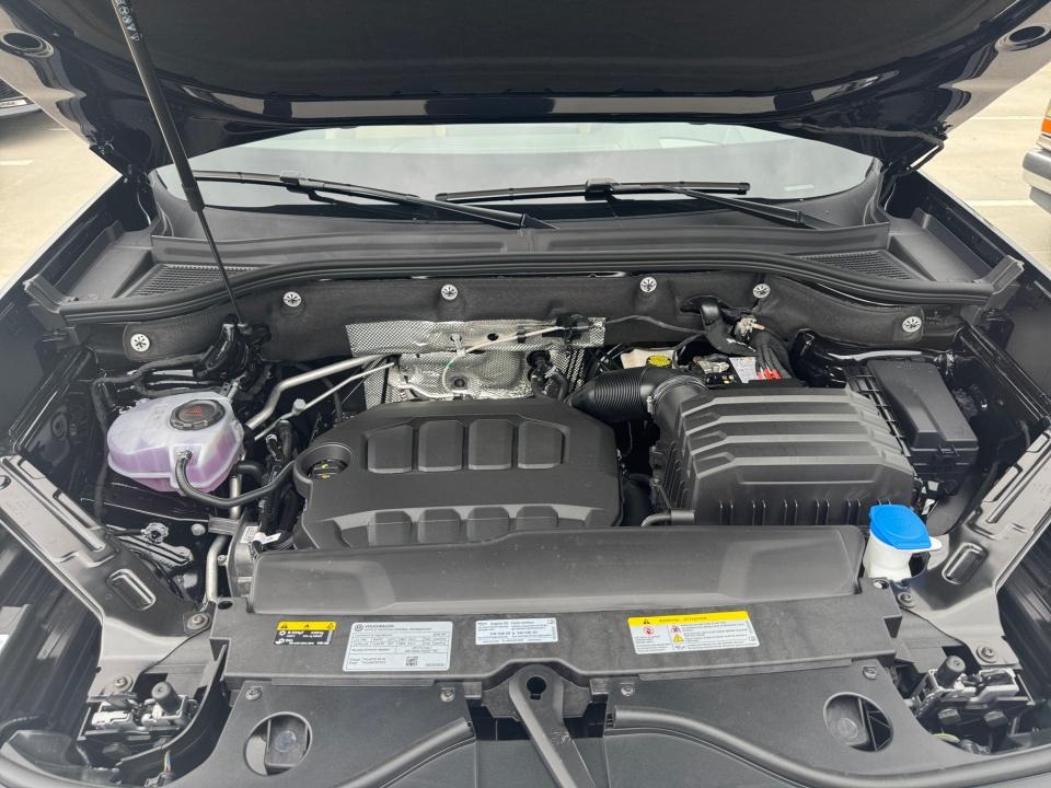 2026 Volkswagen Atlas Cross Sport 2.0T SEL