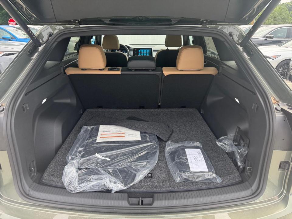 2026 Volkswagen Atlas Cross Sport 2.0T SEL