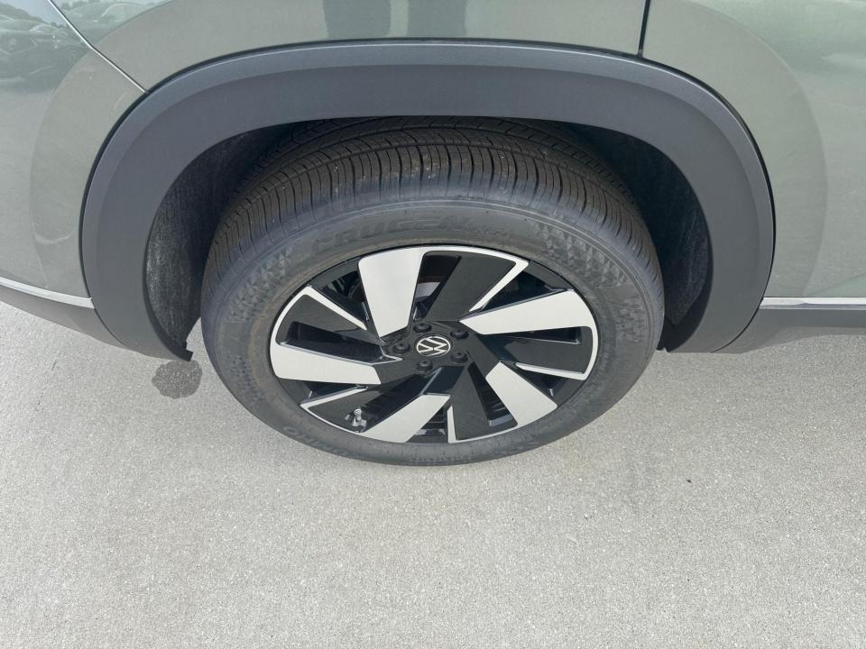 2026 Volkswagen Atlas Cross Sport 2.0T SEL