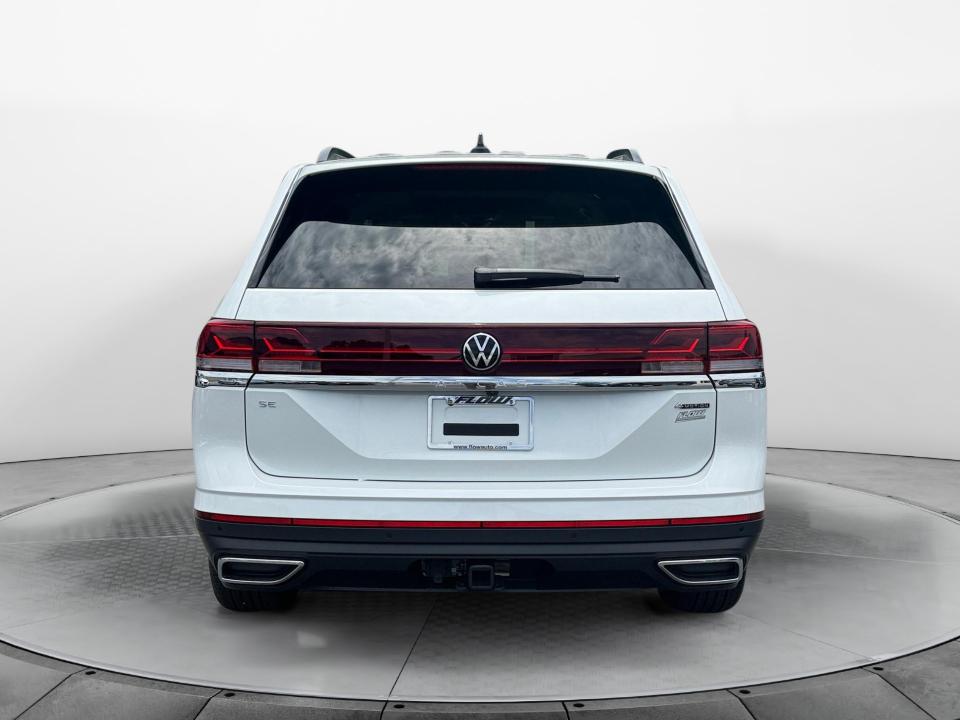 2026 Volkswagen Atlas SE with Technology