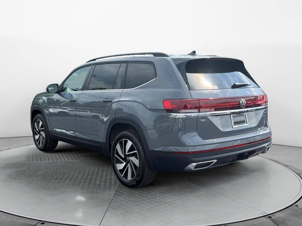 2026 Volkswagen Atlas SE with Technology