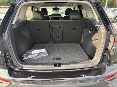 2026 Volkswagen Taos SE Black
