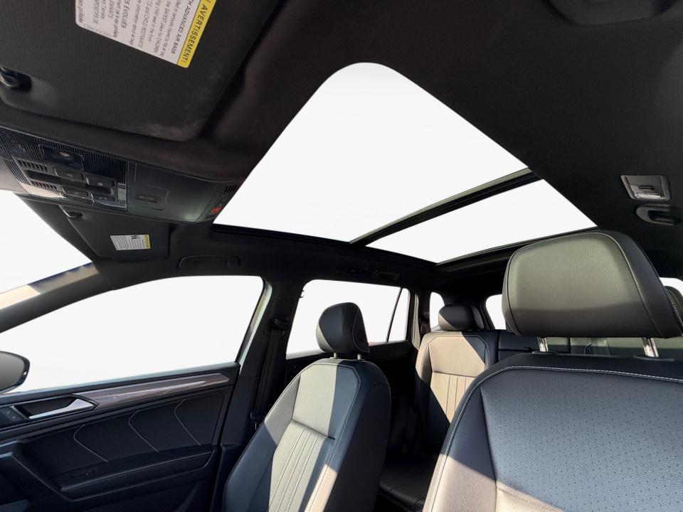 2024 Volkswagen Tiguan SE R-Line Black