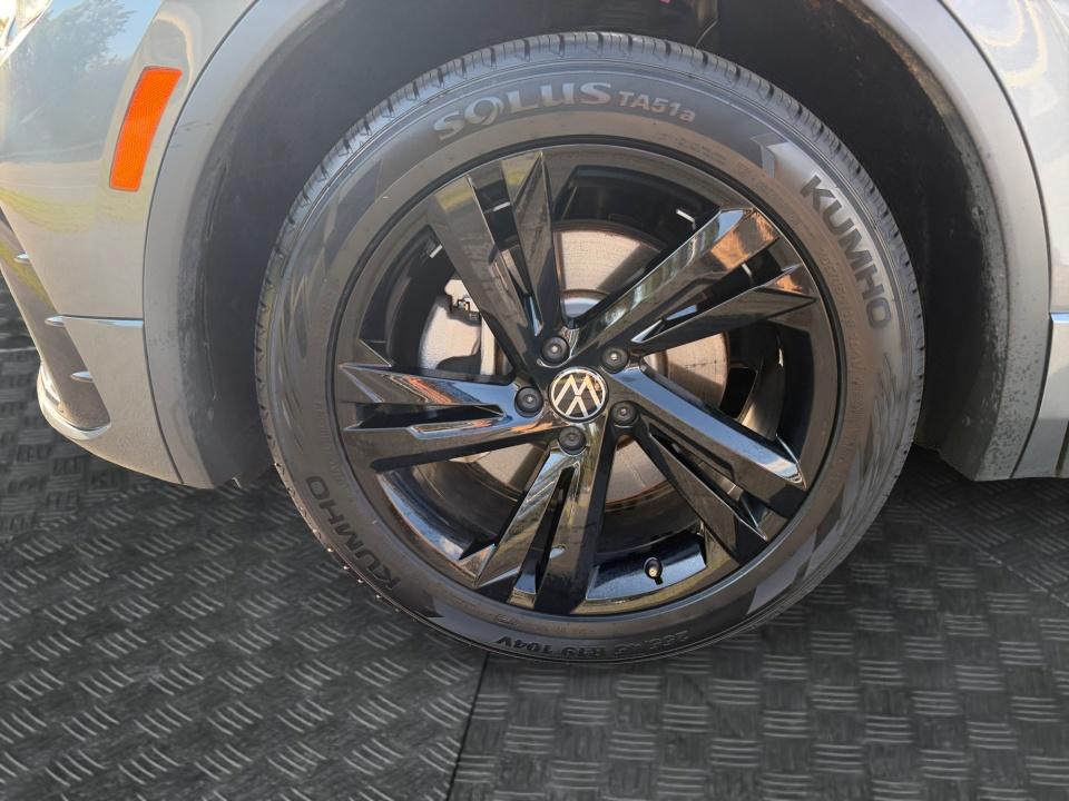 2024 Volkswagen Tiguan SE R-Line Black