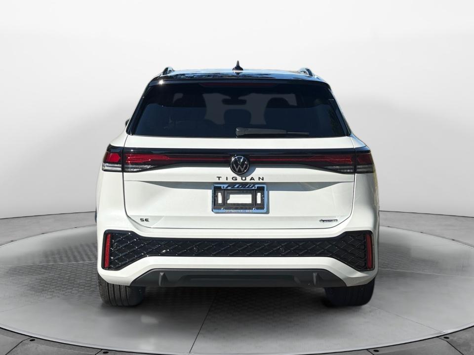 2026 Volkswagen Tiguan SE R-Line Black