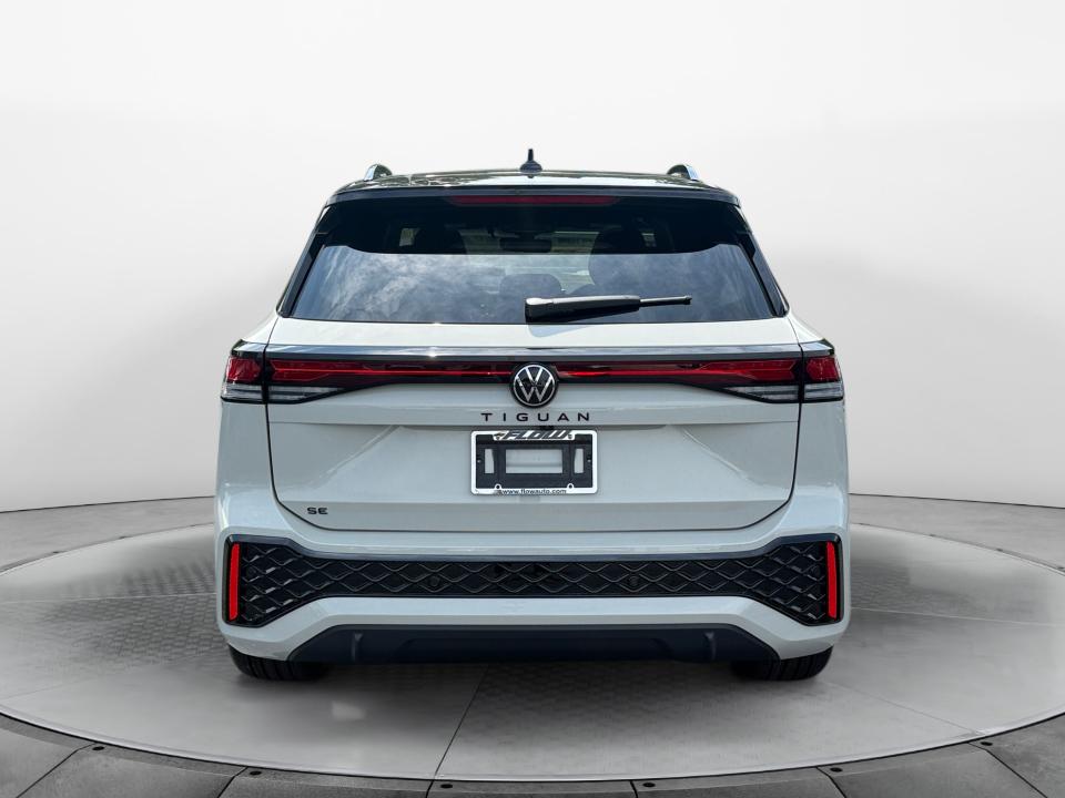 2026 Volkswagen Tiguan SE R-Line Black