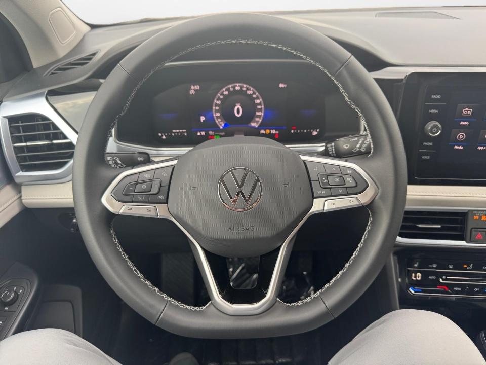 2026 Volkswagen Taos SE