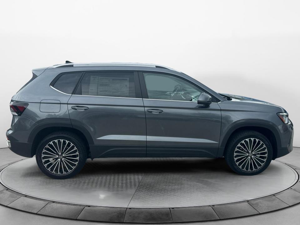 2026 Volkswagen Taos SE