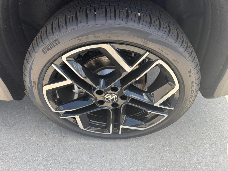 2026 Volkswagen Tiguan SEL R-Line Turbo