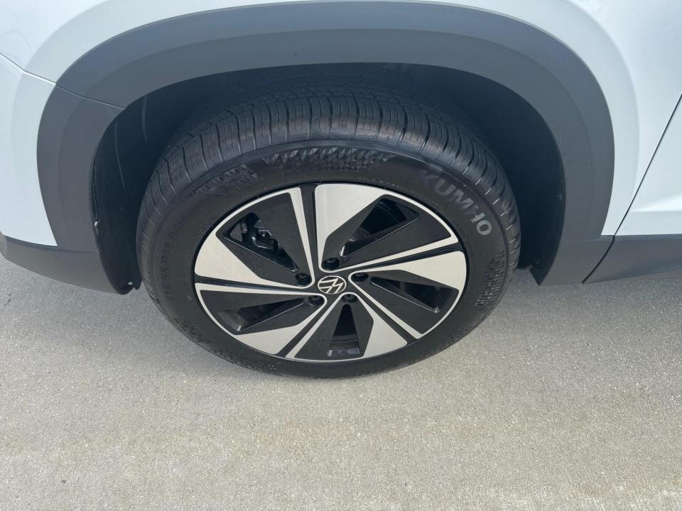 2026 Volkswagen Taos SE