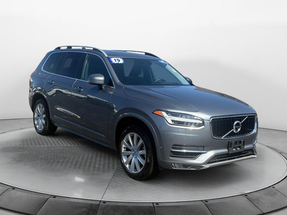 2019 Volvo XC90 Momentum