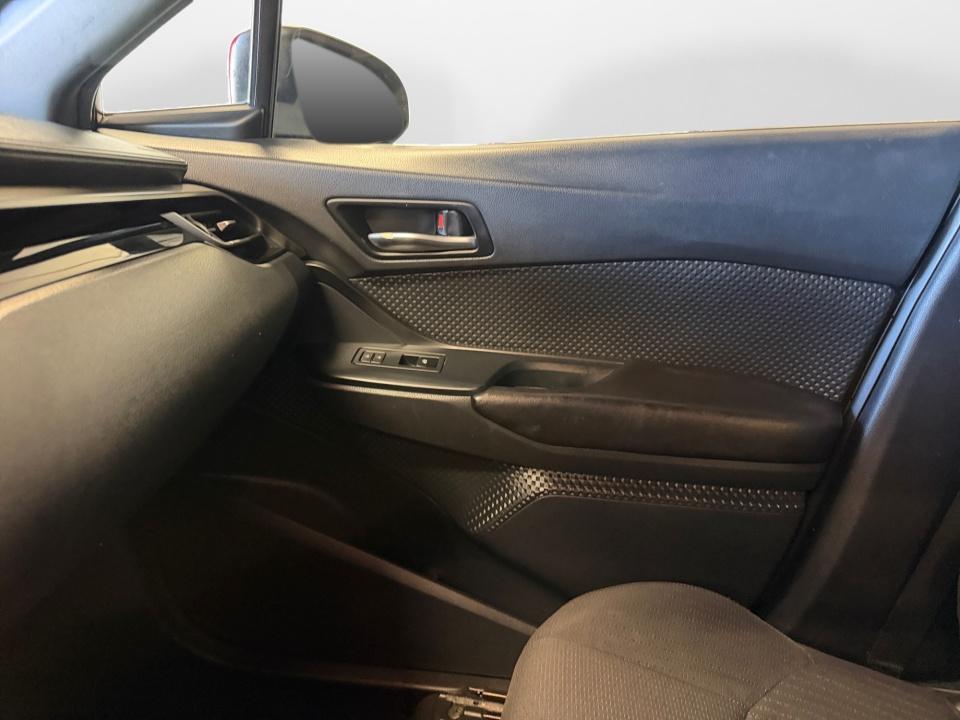 2019 Toyota C-HR LE