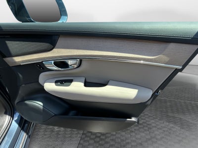 2026 Volvo XC90 Plus
