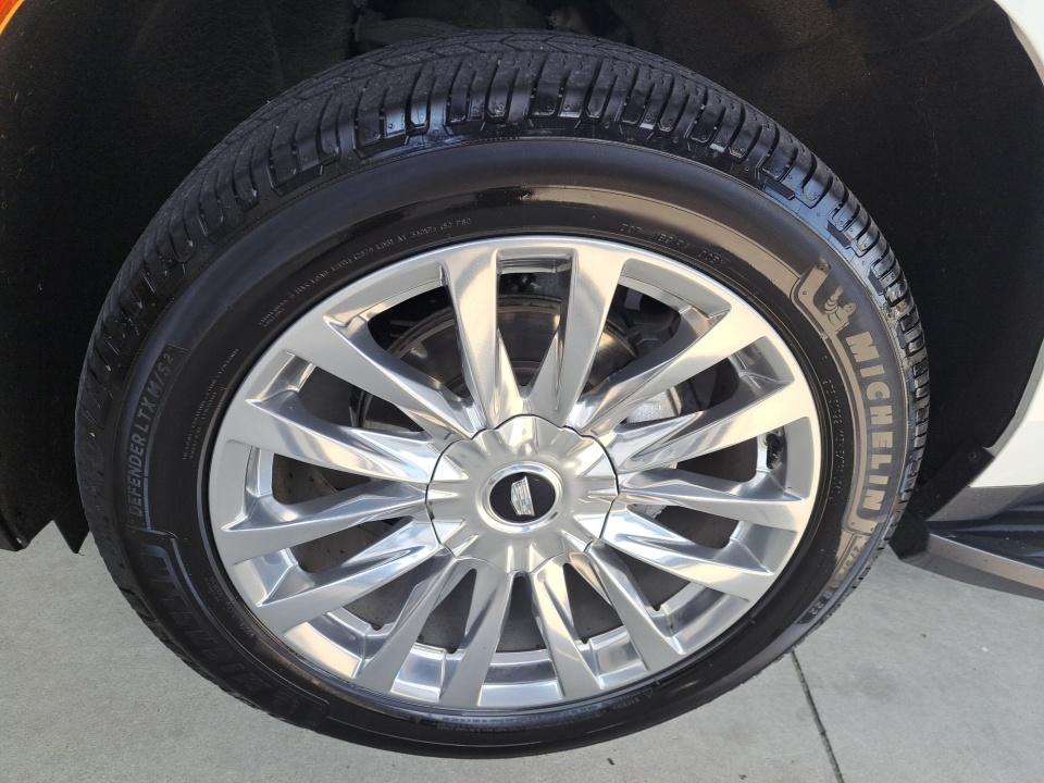 2022 Cadillac Escalade ESV Premium Luxury