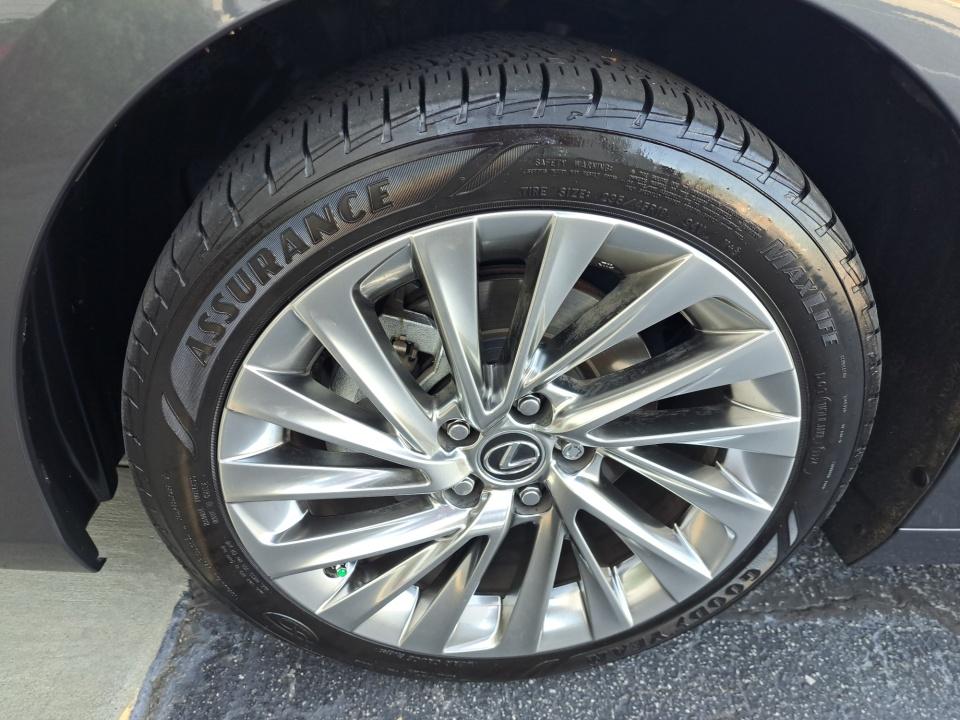 2023 Lexus ES 300h ES 300h Ultra Luxury