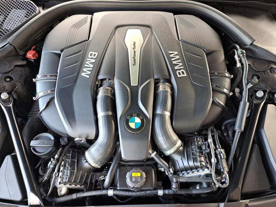 2016 BMW 7 Series 750i