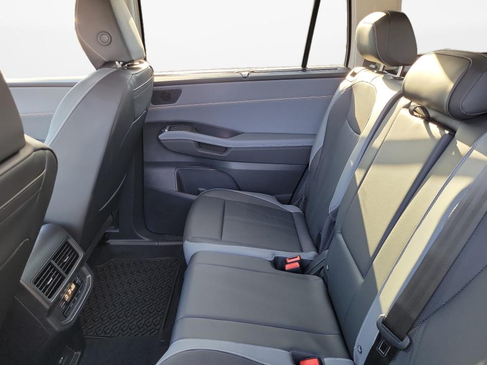 2027 Volkswagen Atlas SE
