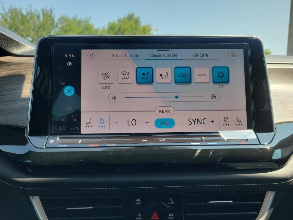 2026 Volkswagen Atlas 2.0T SEL Premium R-Line