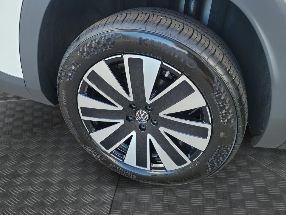 2027 Volkswagen Atlas SE w/Technology