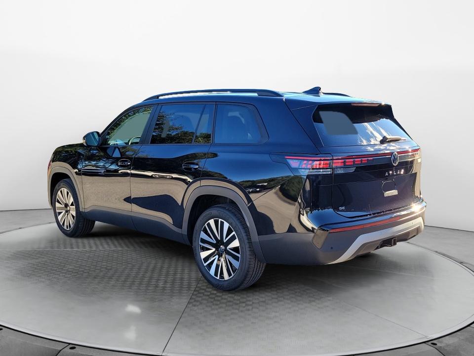 2027 Volkswagen Atlas SE w/Technology