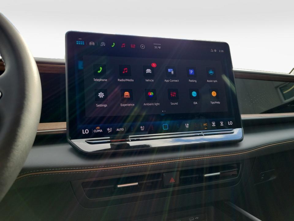 2027 Volkswagen Atlas SE w/Technology